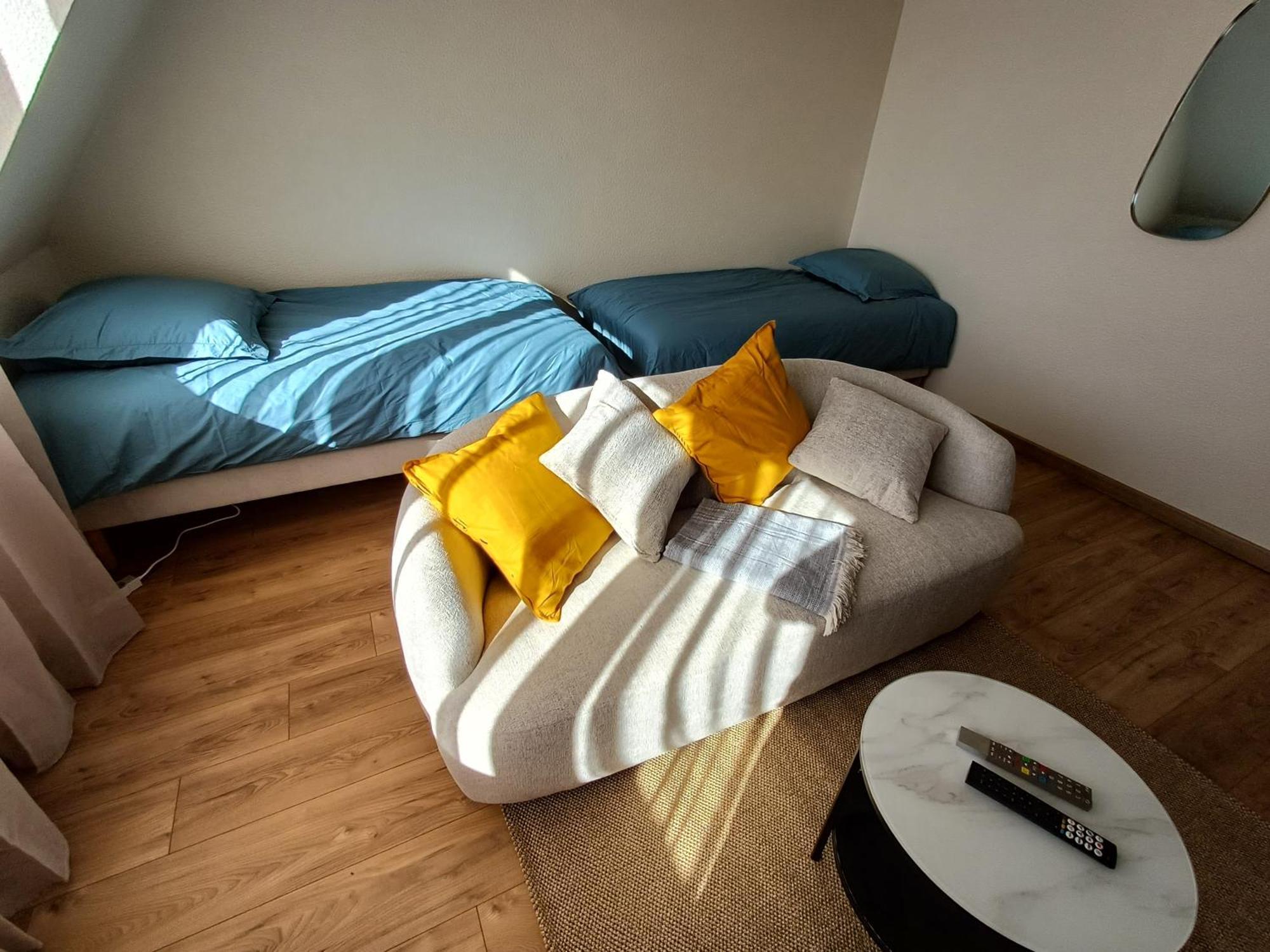 סברן Confortable Spacieux Grand Rue - Garage מראה חיצוני תמונה