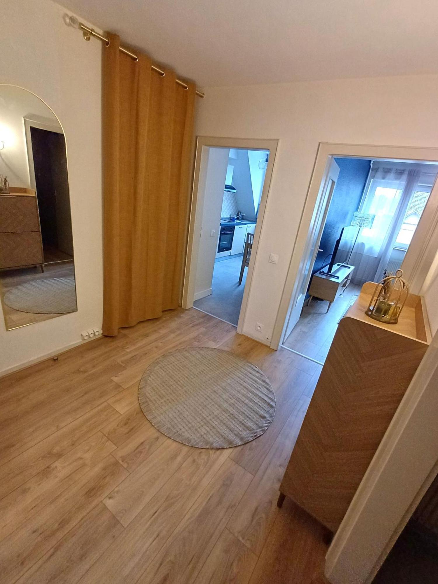 סברן Confortable Spacieux Grand Rue - Garage מראה חיצוני תמונה